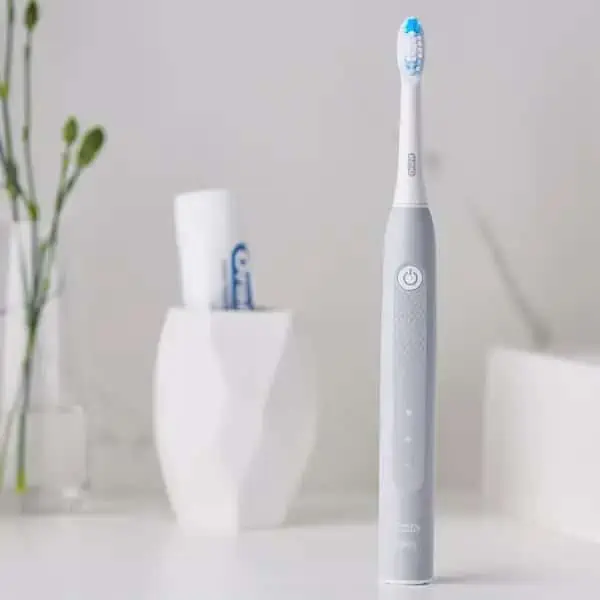 Štýlová sonická kefka Oral-B Pulsonic Slim Clean 2000 Silver