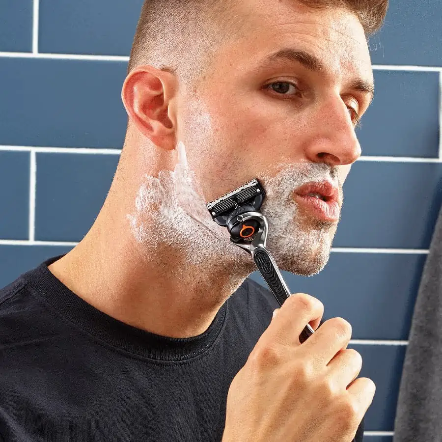 V čom je strojček Gillette ProShield5 lepší ako Fusion5