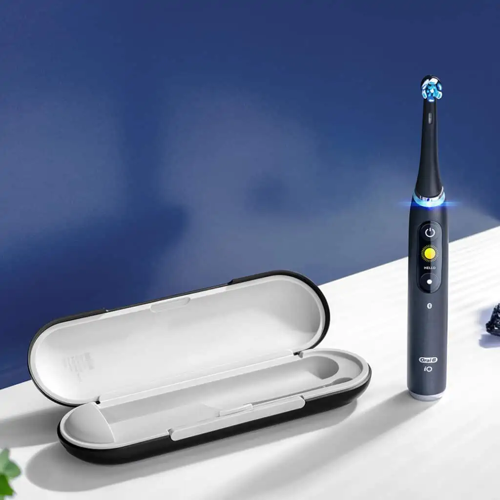 Ku kefke Oral-B iO Series 9 Black Onyx je aj praktické cestovné puzdro Power2Go copy