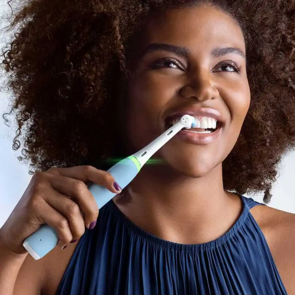 Používanie kefky Oral-B iO Series 3 Ice Blue