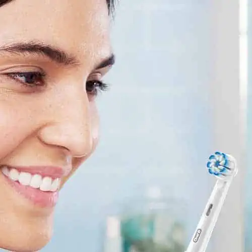 Hlava Oral-B PRO 2 odstraňuje o 100 percent viac zubného povlaku